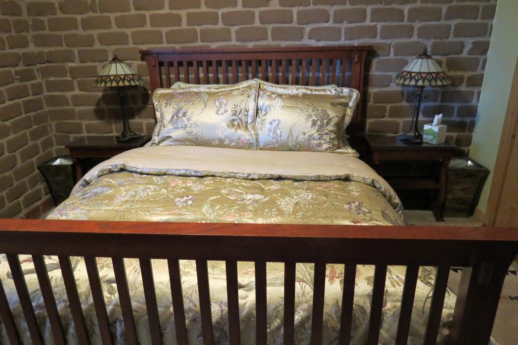 Silver River Adobe Inn Bed And Breakfast Farmington Exterior foto
